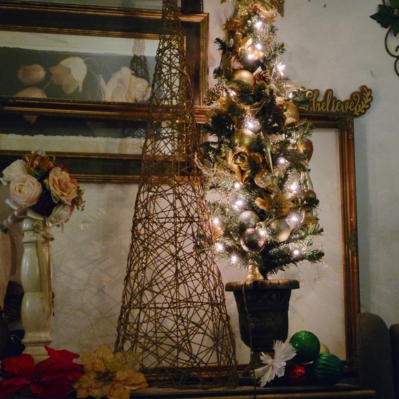 one rattan custom decor Christmas Tree - Picture 2 of 4